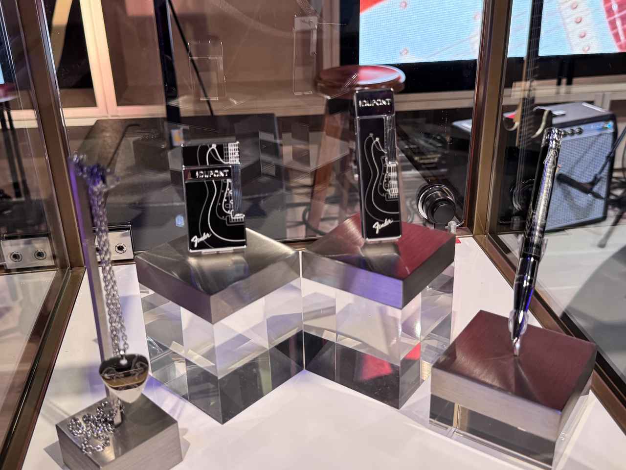 画像2: S.T. Dupont × Fender®︎ロックスピリットとクラフトマンシップが融合した限定コレクションを発表