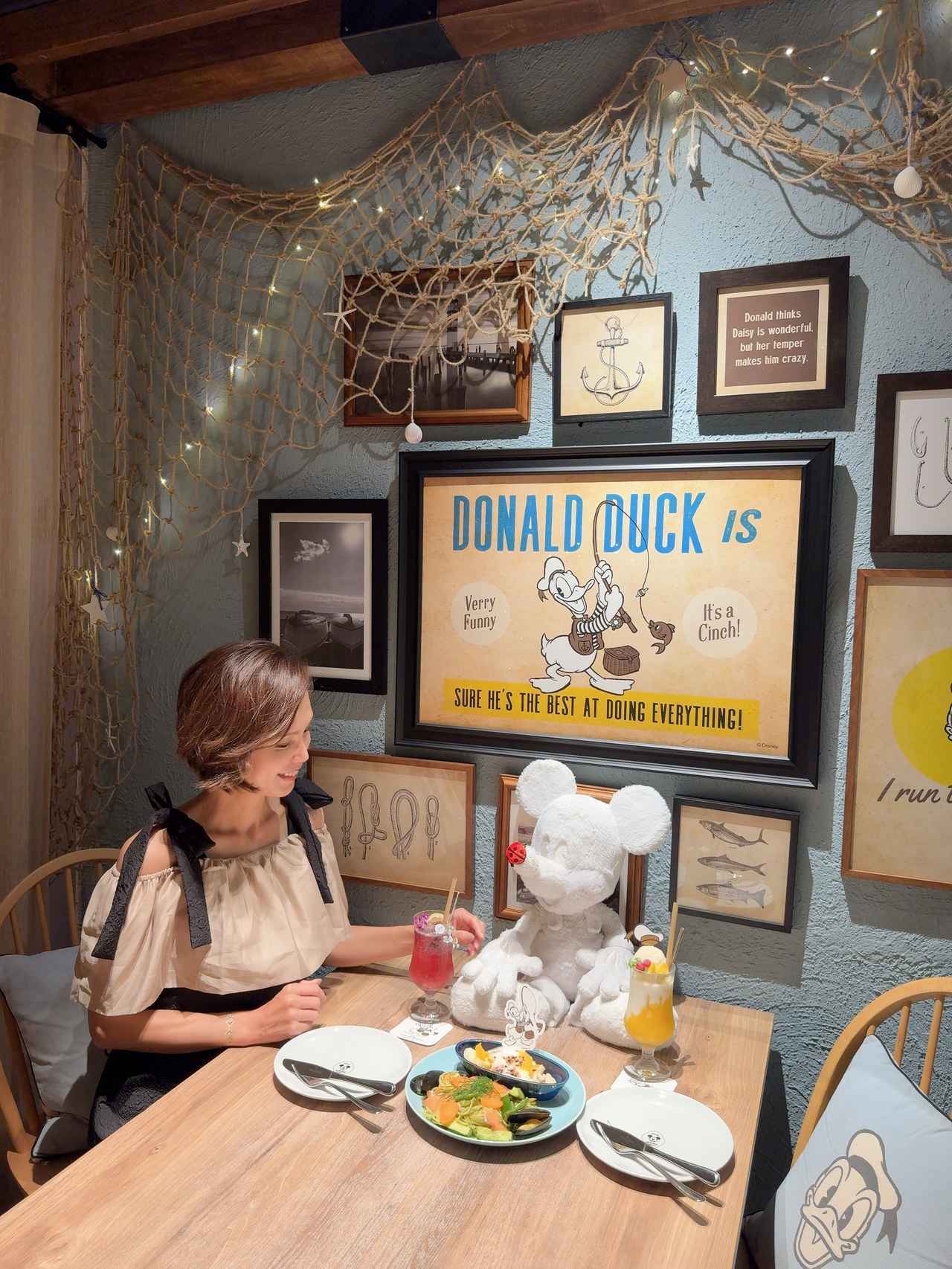 画像: 個室でゆっくり、会話もはずみます！ ©︎Disney