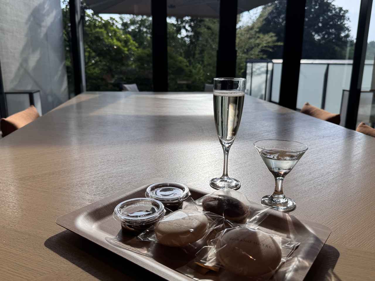 画像: 15時~17時 厳選スイーツとウエルカムドリンク(アルコールもあり)