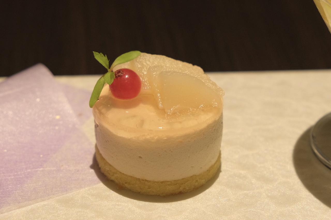 画像: ●【日本茶を使用した逸品】紅茶と桃のムース × 「国産紅茶」