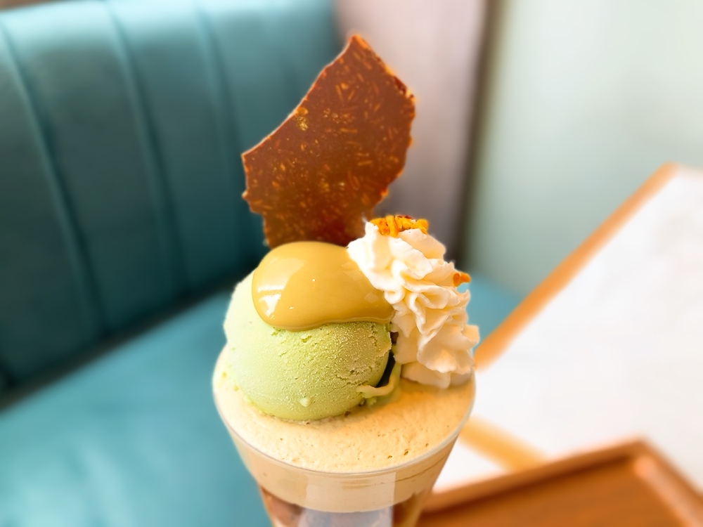 画像1: 美しいグラスでいただく、食感も楽しいパフェ