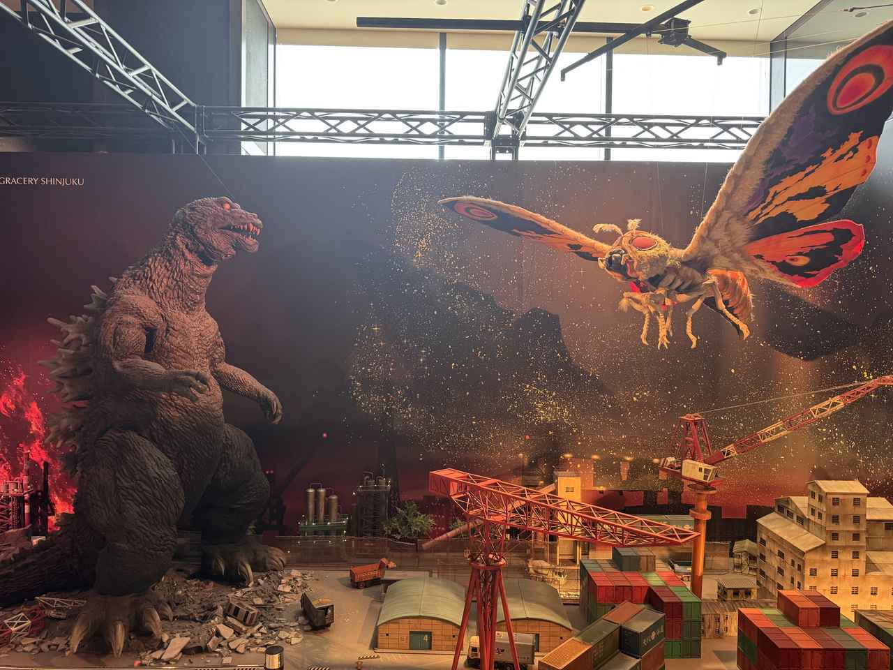 画像1: 聖地・新宿で、最終決戦を追体験