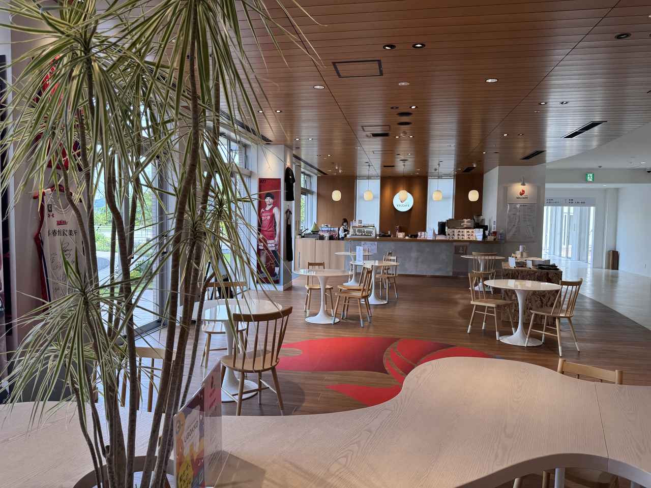 画像: 【VOLCAFE（ヴォルカフェ）】 Bリーグのプロバスケットボールチーム「熊本ヴォルターズ」をコンセプトとしたカフェ。応援を通じて人と人とが繋がり、笑顔が広がる温かい場所を目指しています。