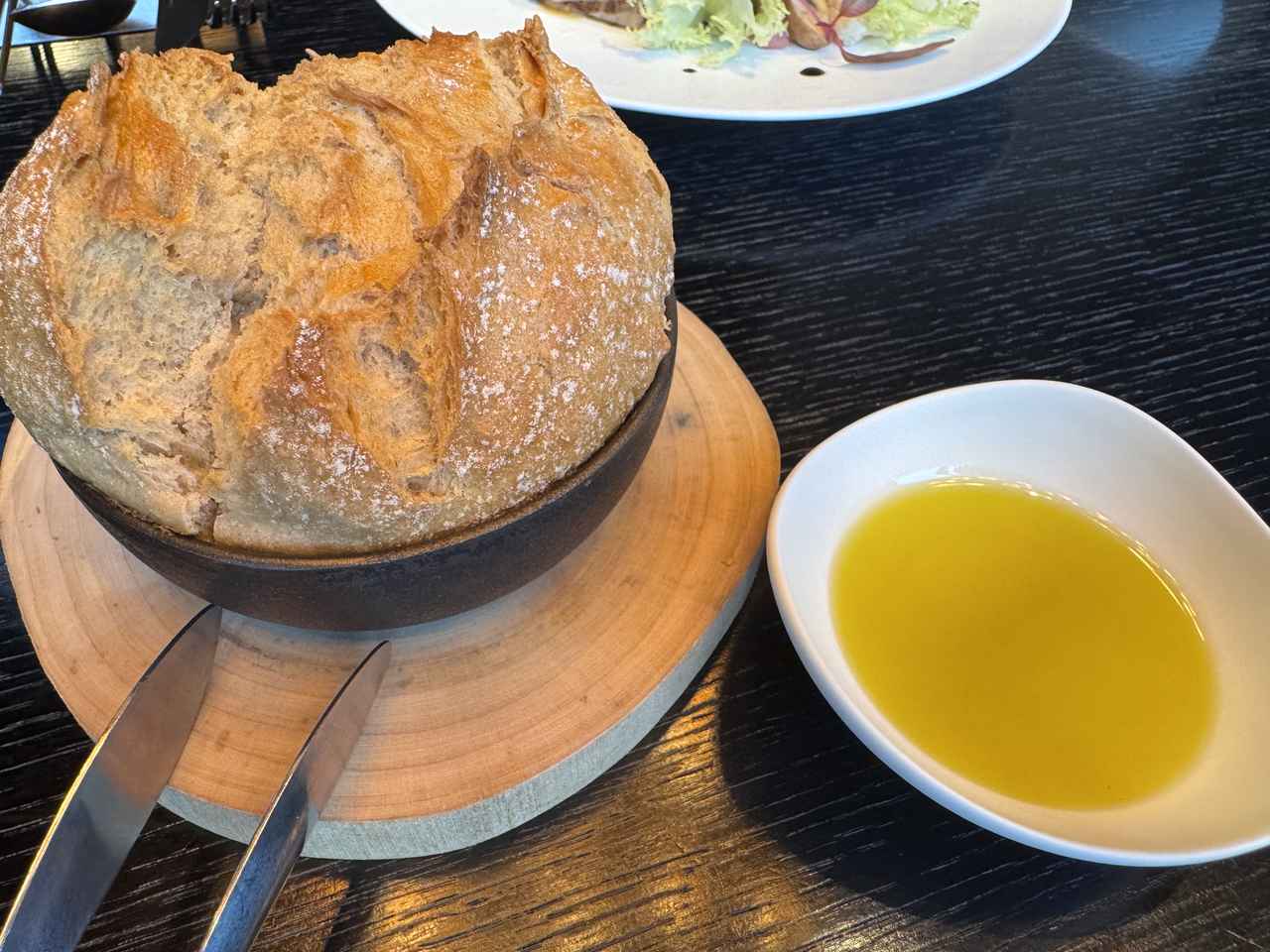 画像: 焼き立てパン ド カンパーニュ