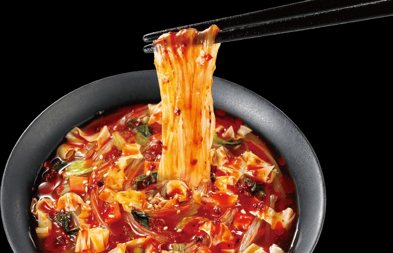 画像: グルテンフリーでもちもち食感の春雨。すっぱ辛味の酸辣燙と、ビリッと辛味の麻辣燙。