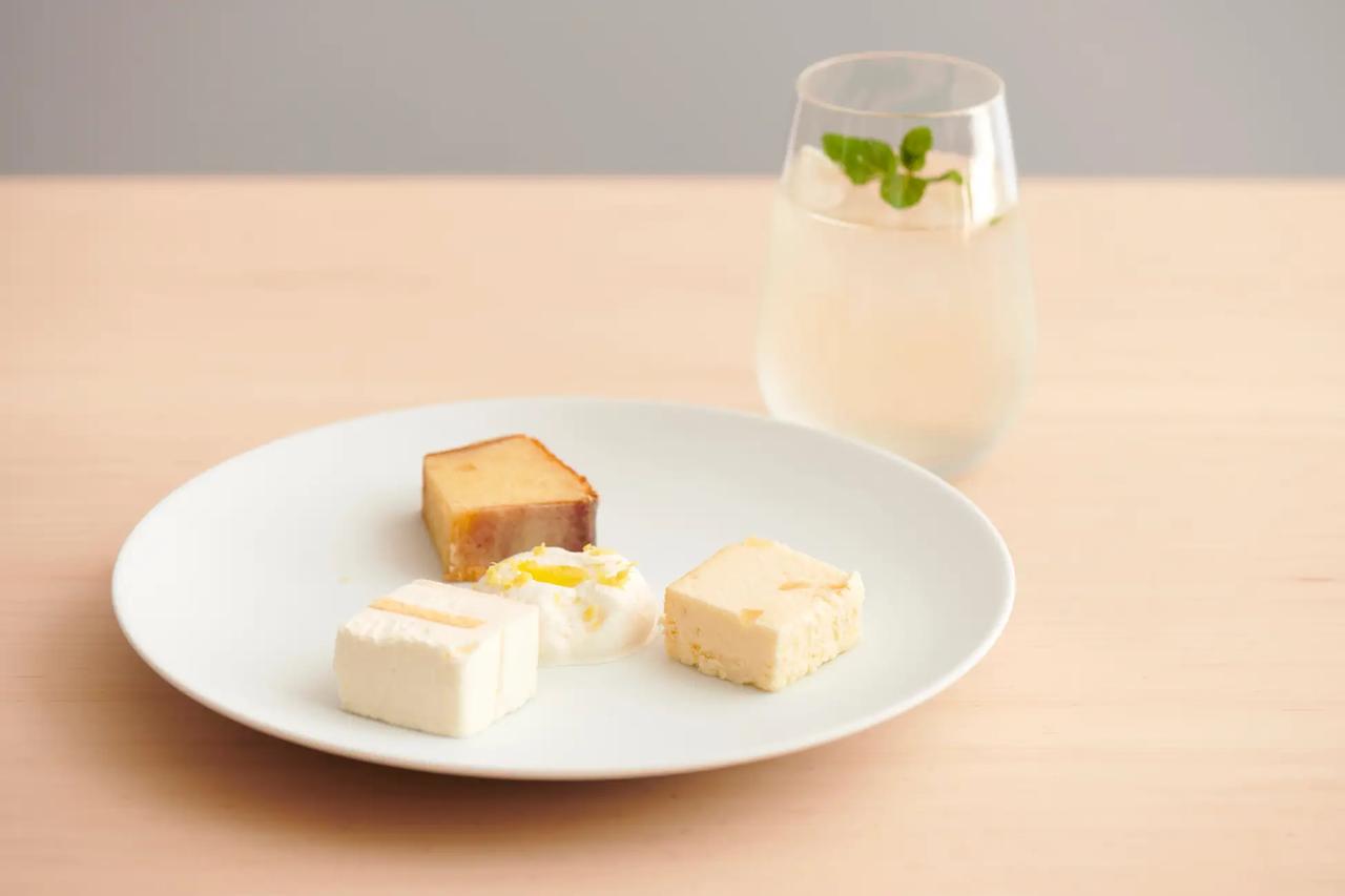 画像: Mr. CHEESECAKEがお届けする3つのレモンを使用したスイーツを一度にお楽しみいただけるセット。レモンの爽やかな酸味とすっきりとした香りを楽しめる「Mr. CHEESECAKE Lemon」、ムースのように淡い口溶けのティラミスに、レモンをふんだんに使用した「RICH TIRAMISU Salty Lemon」、レモンのキュッとした酸味を存分に効かせた「Week-end Citron」をひと口ずつ食べ比べいただけます。 価格：¥1,650（税込） 販売場所：GINZA SIX店（7月8日〜）