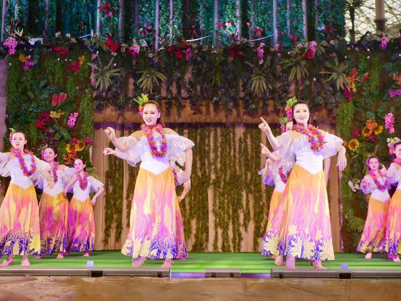画像3: “アロハの心”が導く、感動のショーステージ『Aloha maiようこそ』