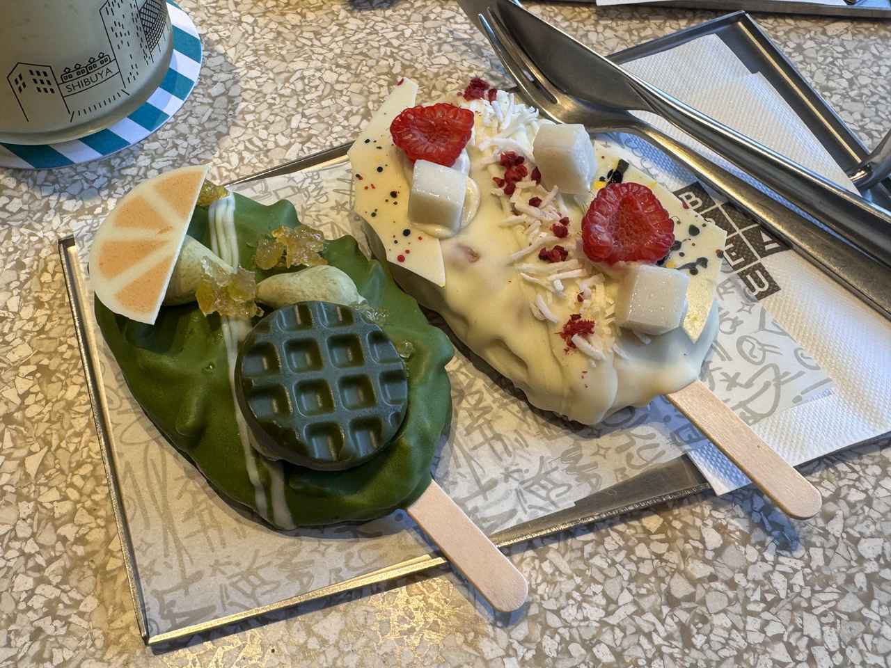 画像2: 渋谷のポップカルチャーモチーフの「ロリポップ・ワッフル」にきゅん♡