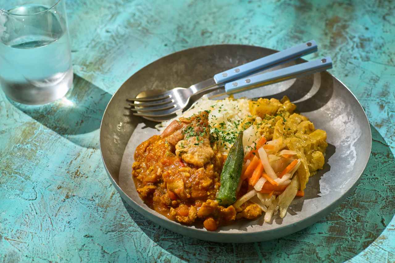 画像: 成城石井自家製 混ぜて食べる！スリランカ風チキンとジャガイモのあいがけカレー