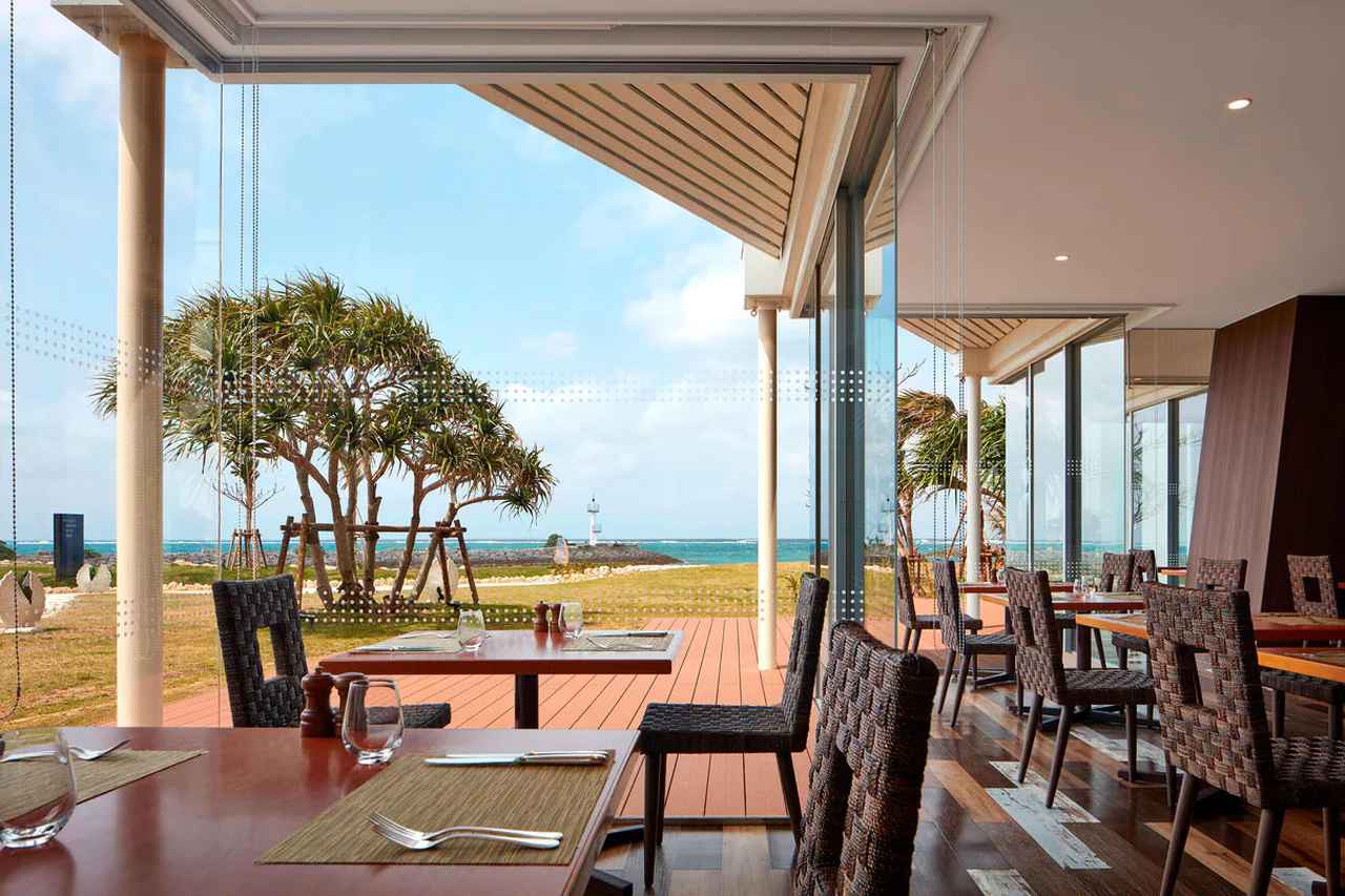 画像: Dining Room SENSES 提供：シェラトン沖縄サンマリーナリゾート