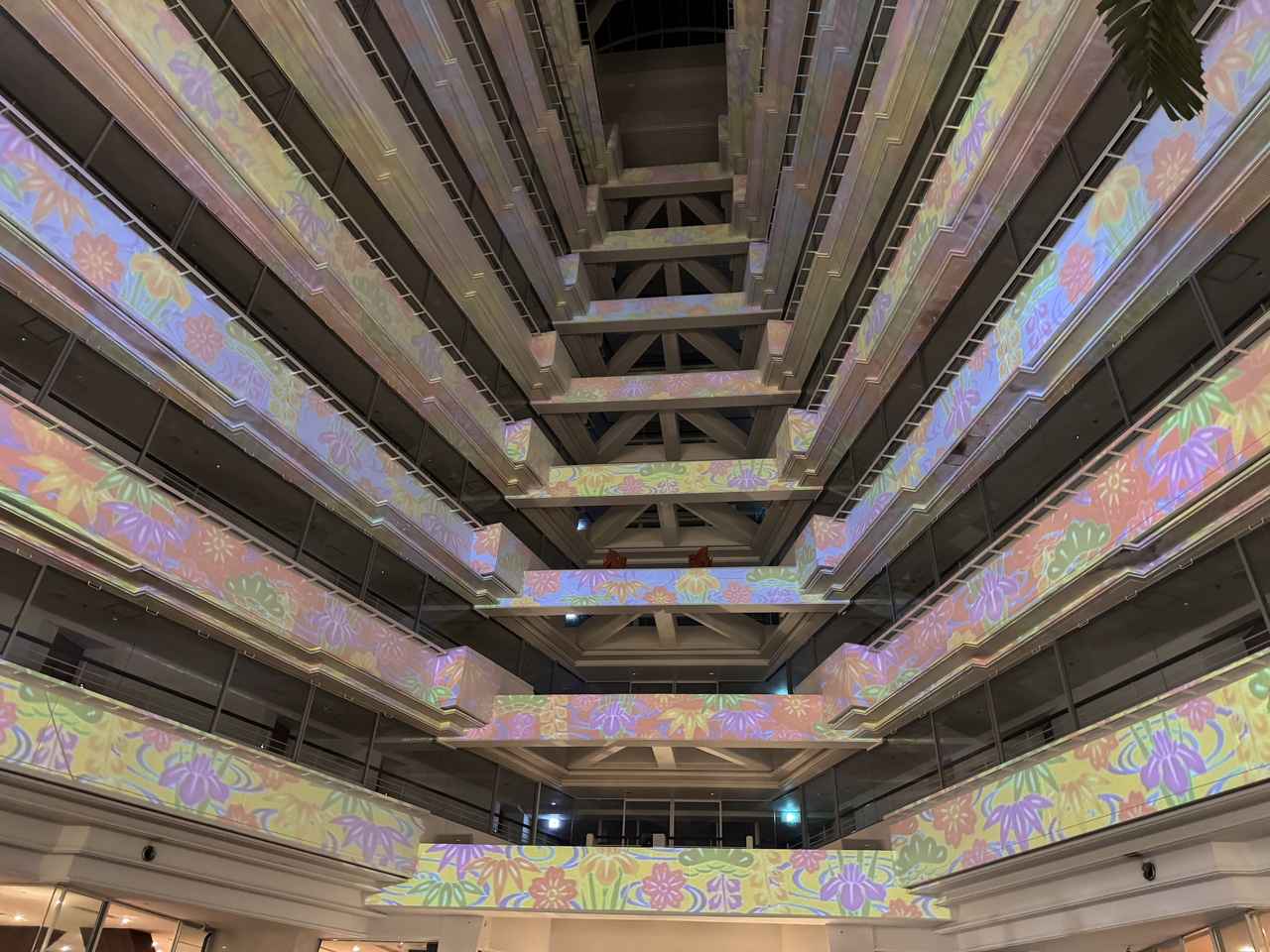 画像: 沖縄らしいプロジェクションマッピング