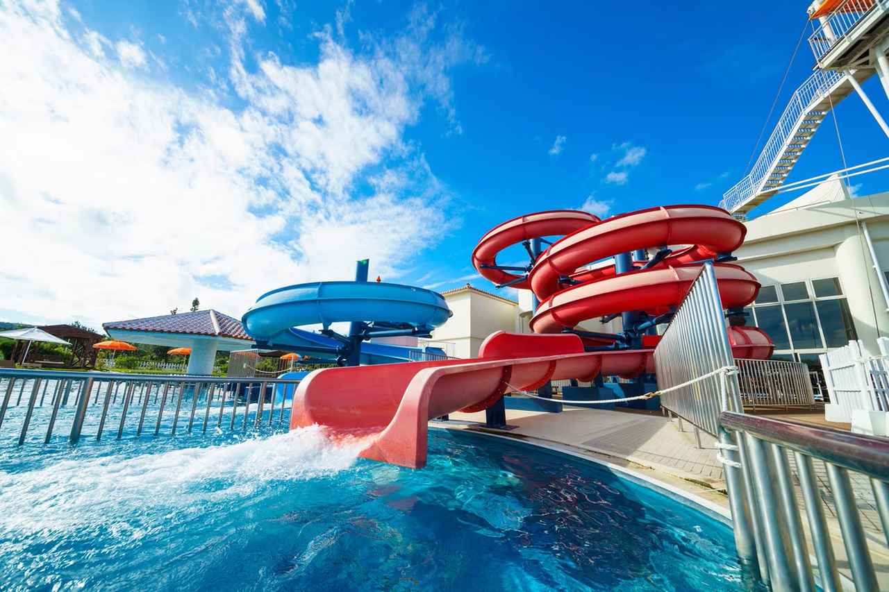 画像: ガーデンプール＊夏季限定営業 提供：シェラトン沖縄サンマリーナリゾート