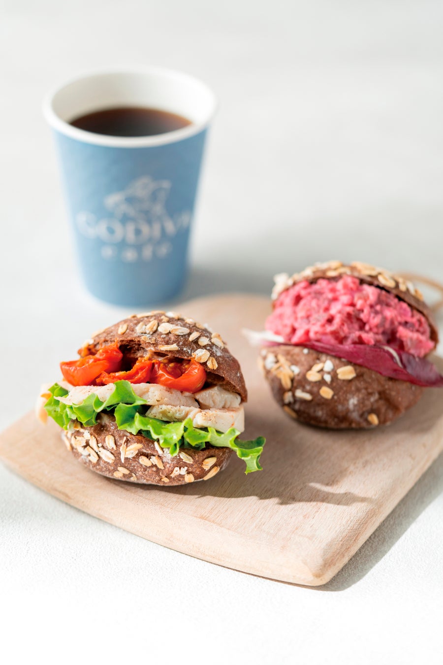 画像1: 忙しい日常に、心地よい“ひとくちのご褒美”を——GODIVA café日本橋店に新フードメニューが登場