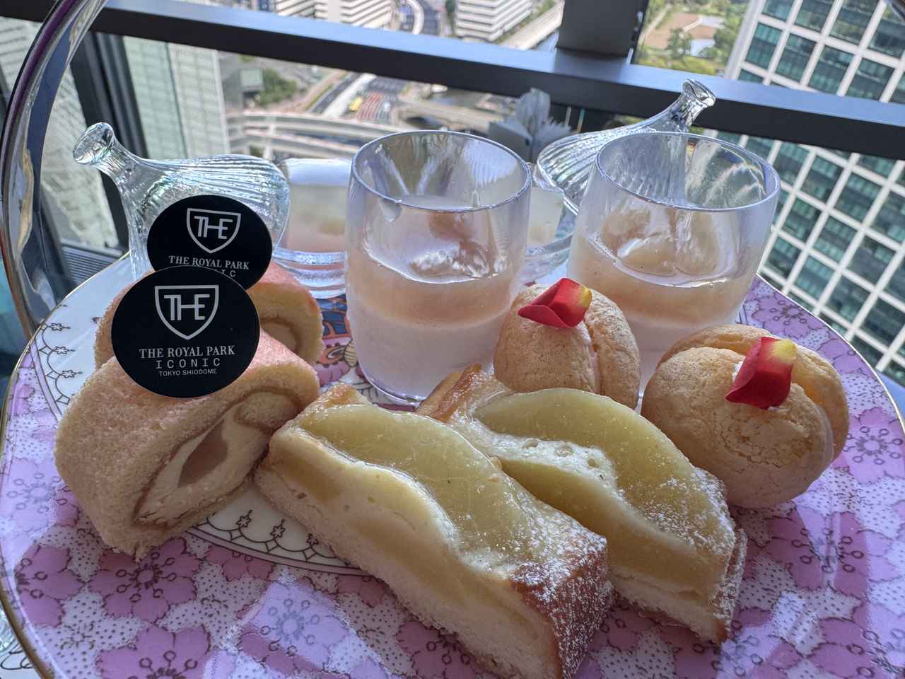 画像: SWEETS 白桃ロールケーキ ピーチブッセ 白桃の水羊羹 ピーチムース 白桃タルト