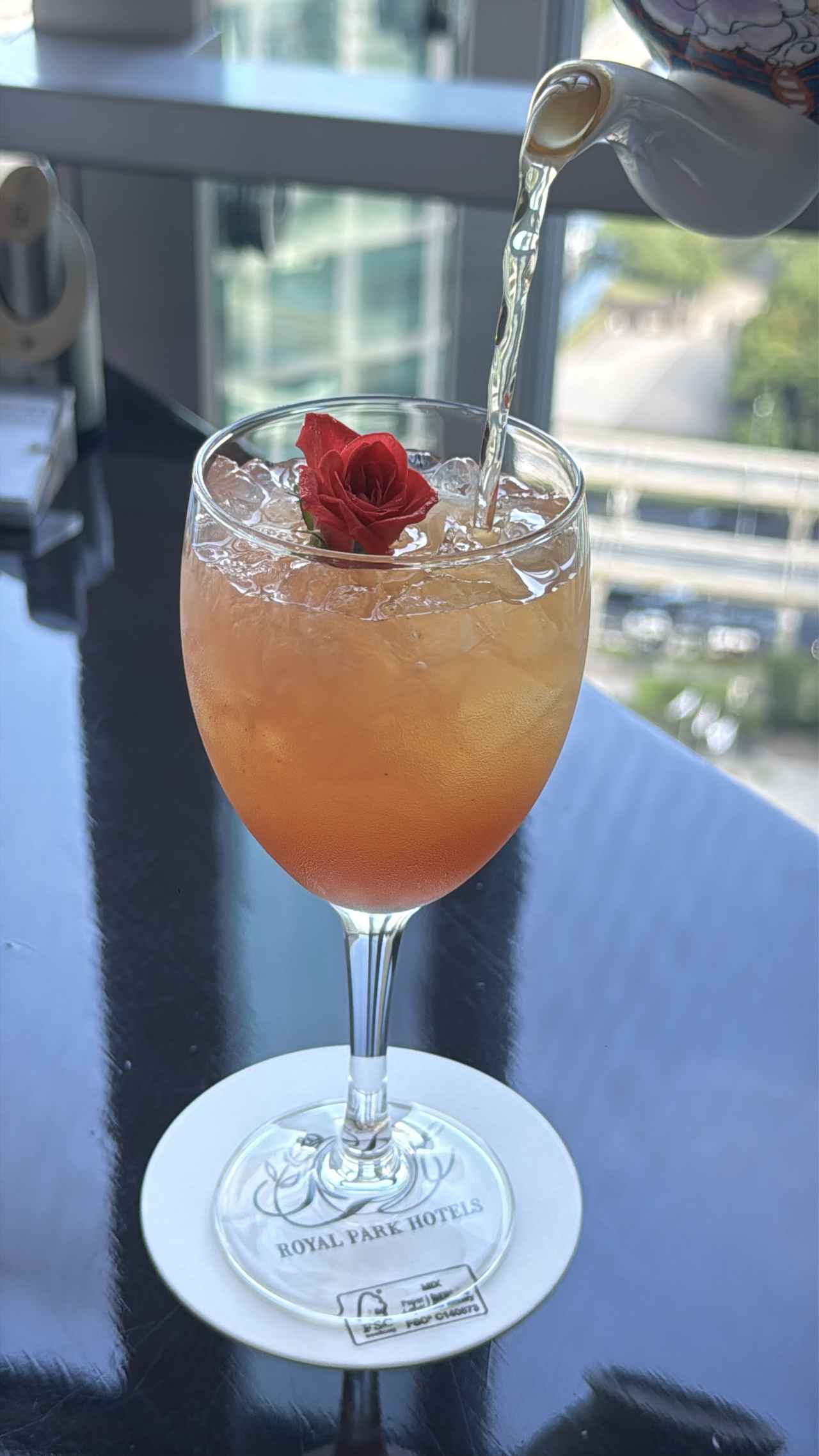 画像1: 白桃丸ごと1個♡夏のご褒美『AFTERNOON TEA with “SIROCCO”「ピーチ」』【ザ ロイヤルパークホテル アイコニック 東京汐留】
