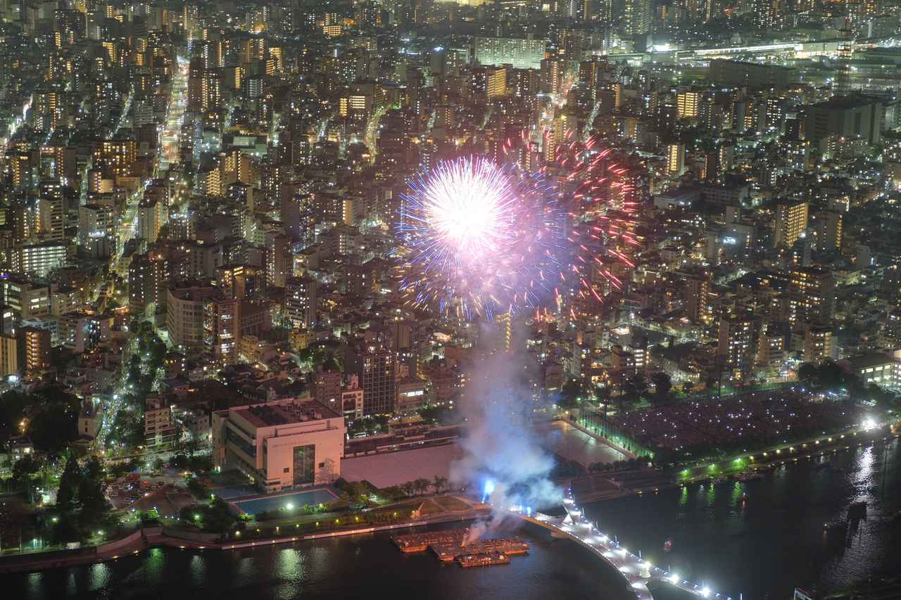 画像: 様々な花火メーカー様が競う「花火コンクール」が開催され、5寸玉や4寸玉で夜空を華やかに彩りました！