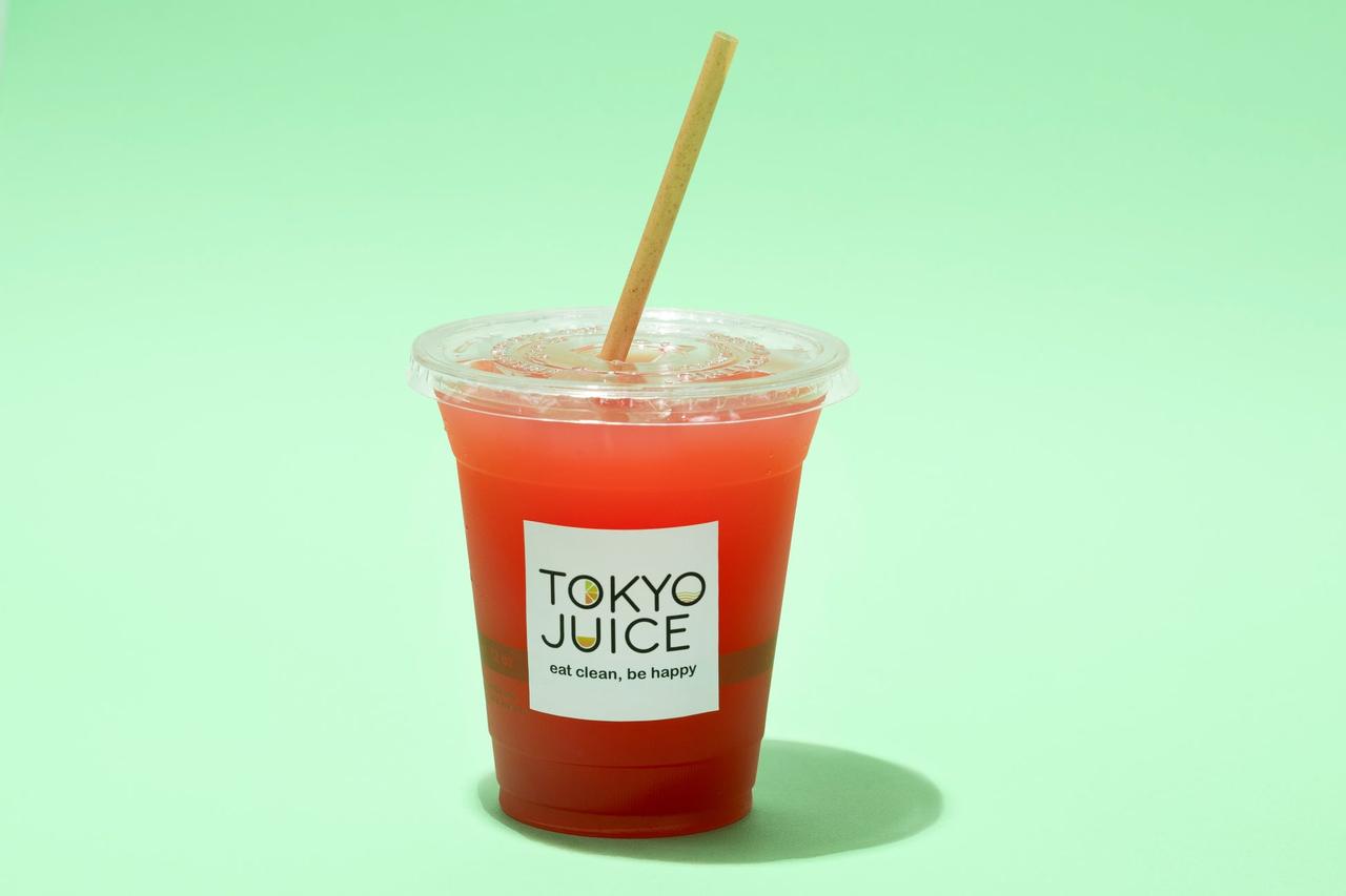 画像: ・トーキョージュース フレッシュジュースやスムージー、アサイーボウルが楽しめるお店！夏はスイカジュース&ココナッツヴィーガンアイスも人気です。 写真：スイカジュース　\990（税込）