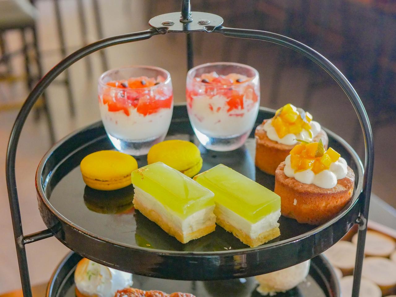 画像2: 見た目も味わいも華やかなスイーツセレクション