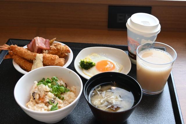 画像: 朝食は名物「カニ飯」に注目！