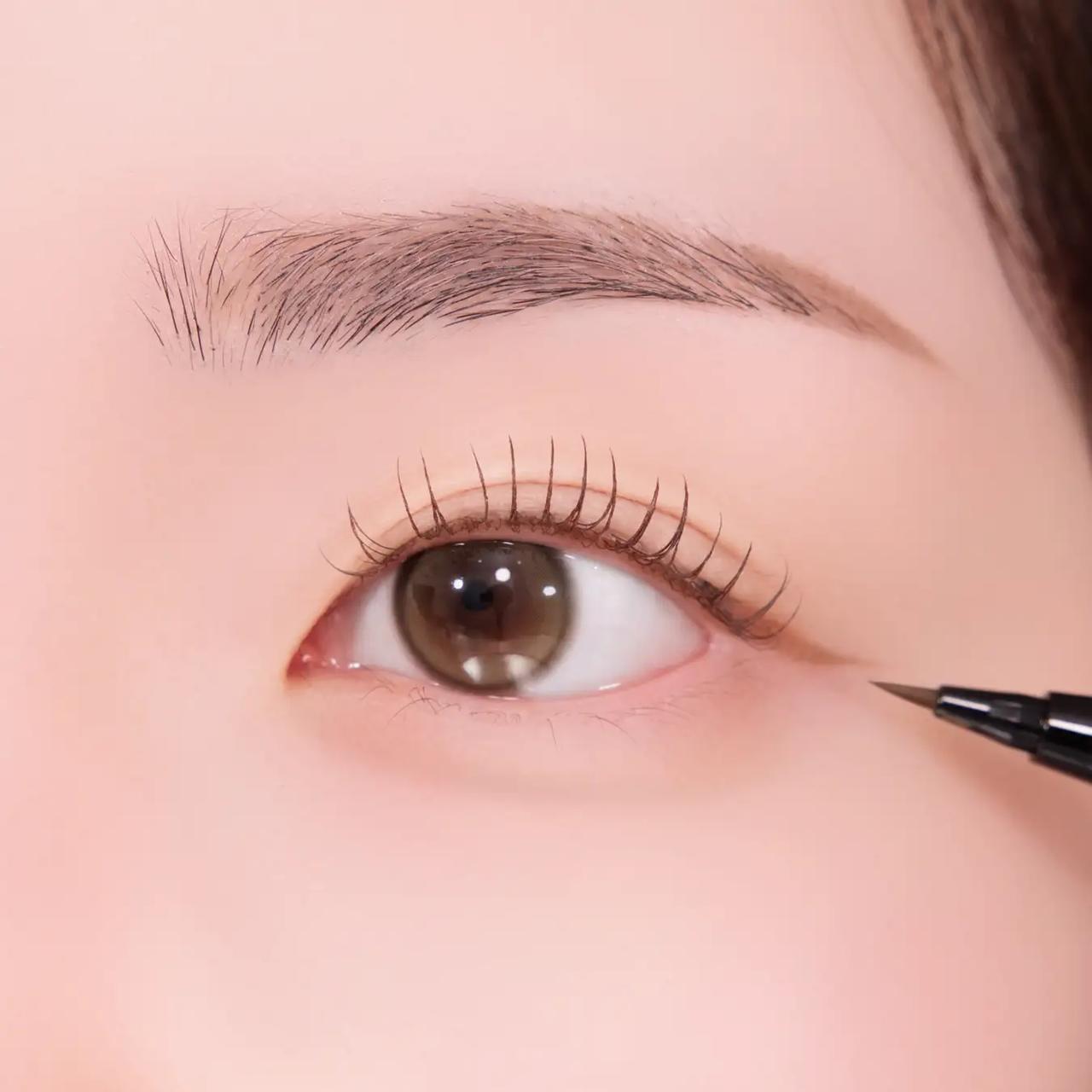 画像: 101 シアーブラウン やさしい目元を演出するキャラメルブラウン