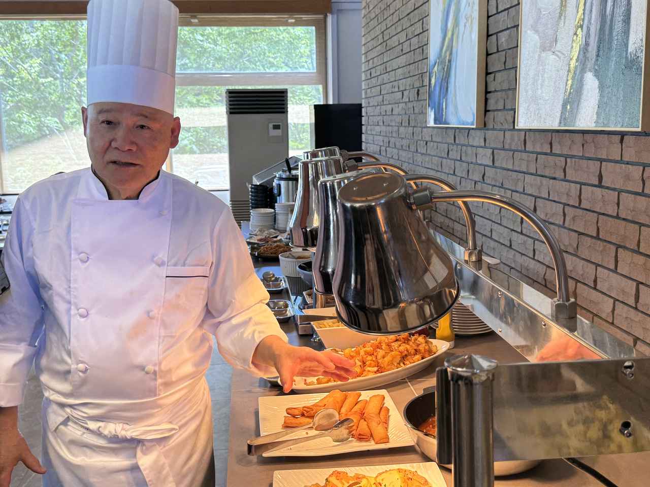 画像2: 地元野菜をたっぷり使った本格的ビュッフェで“食の癒し”も