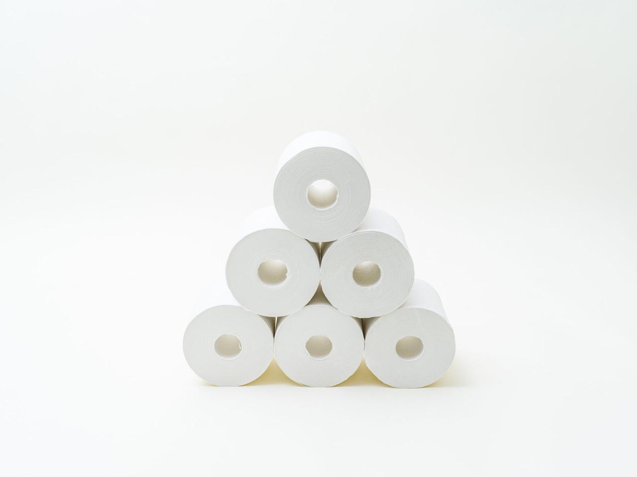 画像: OVOLグループのJPホームサプライのＪＰノーコアブランドのトイレットペーパー。 芯なしでゴミ削減、最後まで使える！ 原料は、環境に配慮した100％再生紙！ 長尺（１３０M）で交換回数も削減！ 保管スペース小さく、防災備蓄にも適しています！