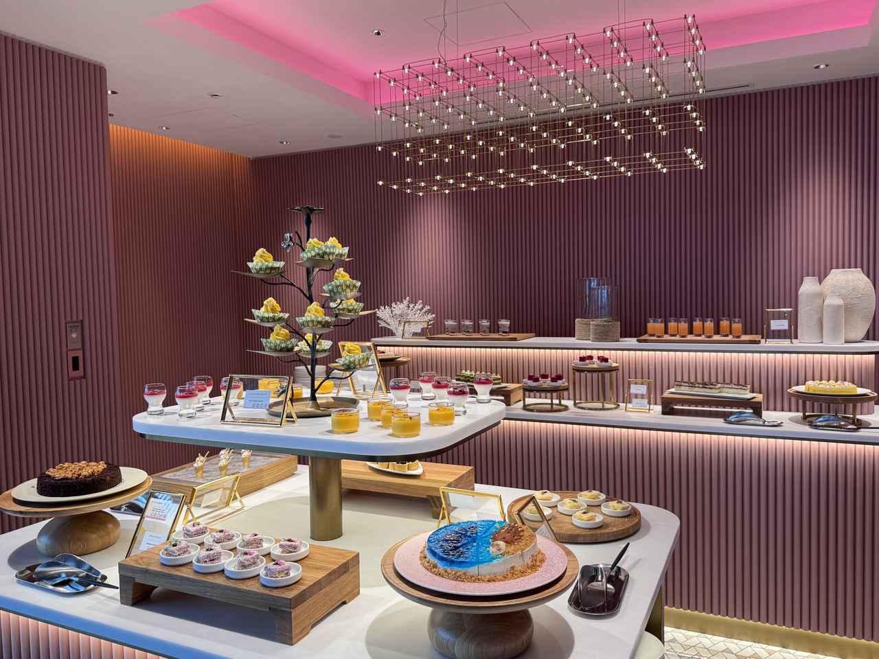 画像: SNS映え必至♡スイーツルームは「ピンクの海」!?