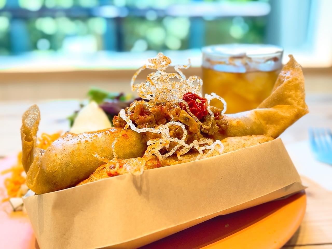 画像: まさに進化系ホットドッグ