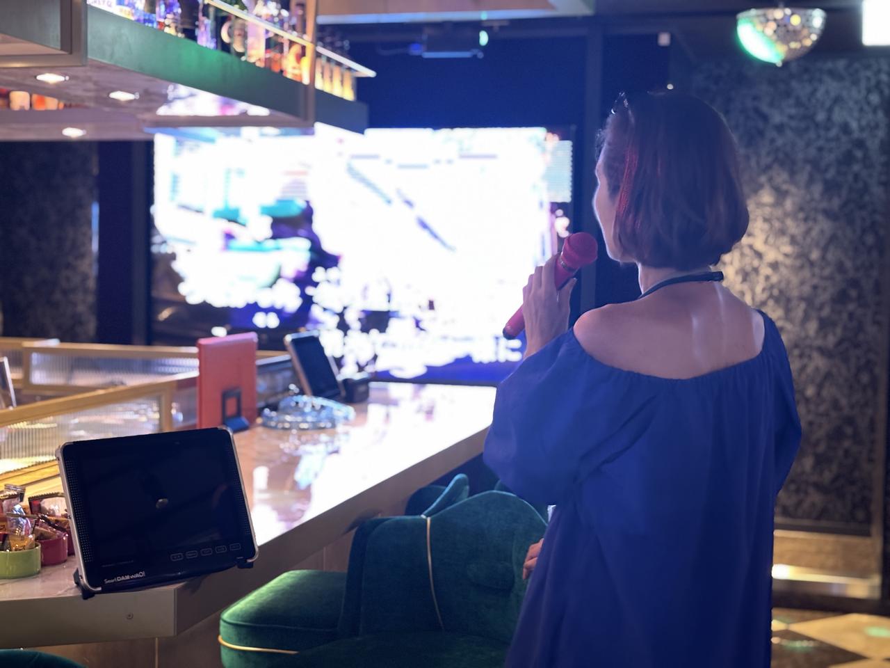 画像: バーカウンターで、ちょっぴり大人な気分に♡