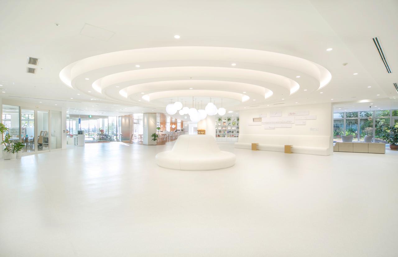 画像: 桜十字病院ロビー”まってるラウンジ”