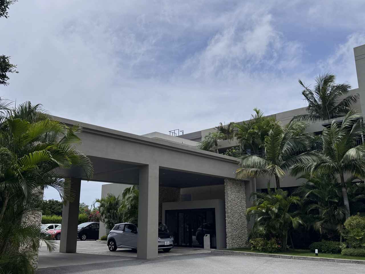 画像2: 贅沢で自由な大人の夏旅♡グランディスタイル沖縄読谷ホテル＆リゾート