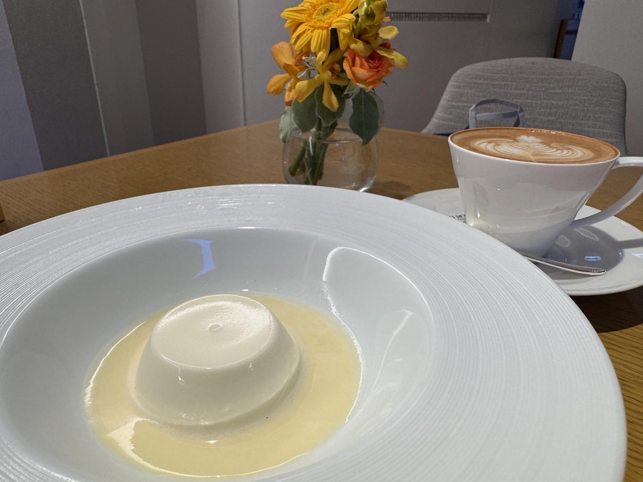 画像: BLUE BRICK LOUNGE:税込1,320円 ※期間限定・数量限定 展開期間:2025年8月8日(金)~30日(土)