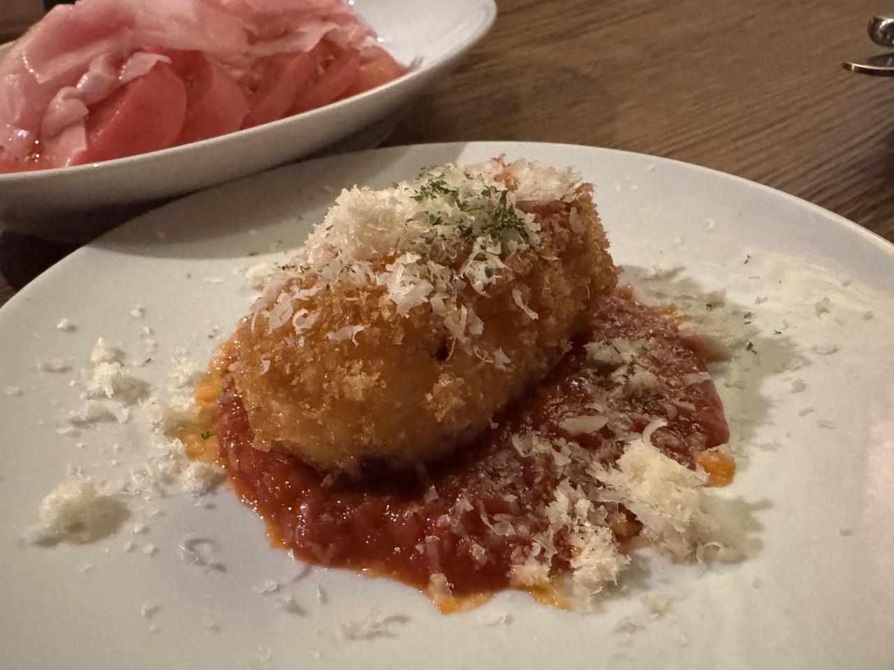 画像: さくさくクリームコロッケ　600円