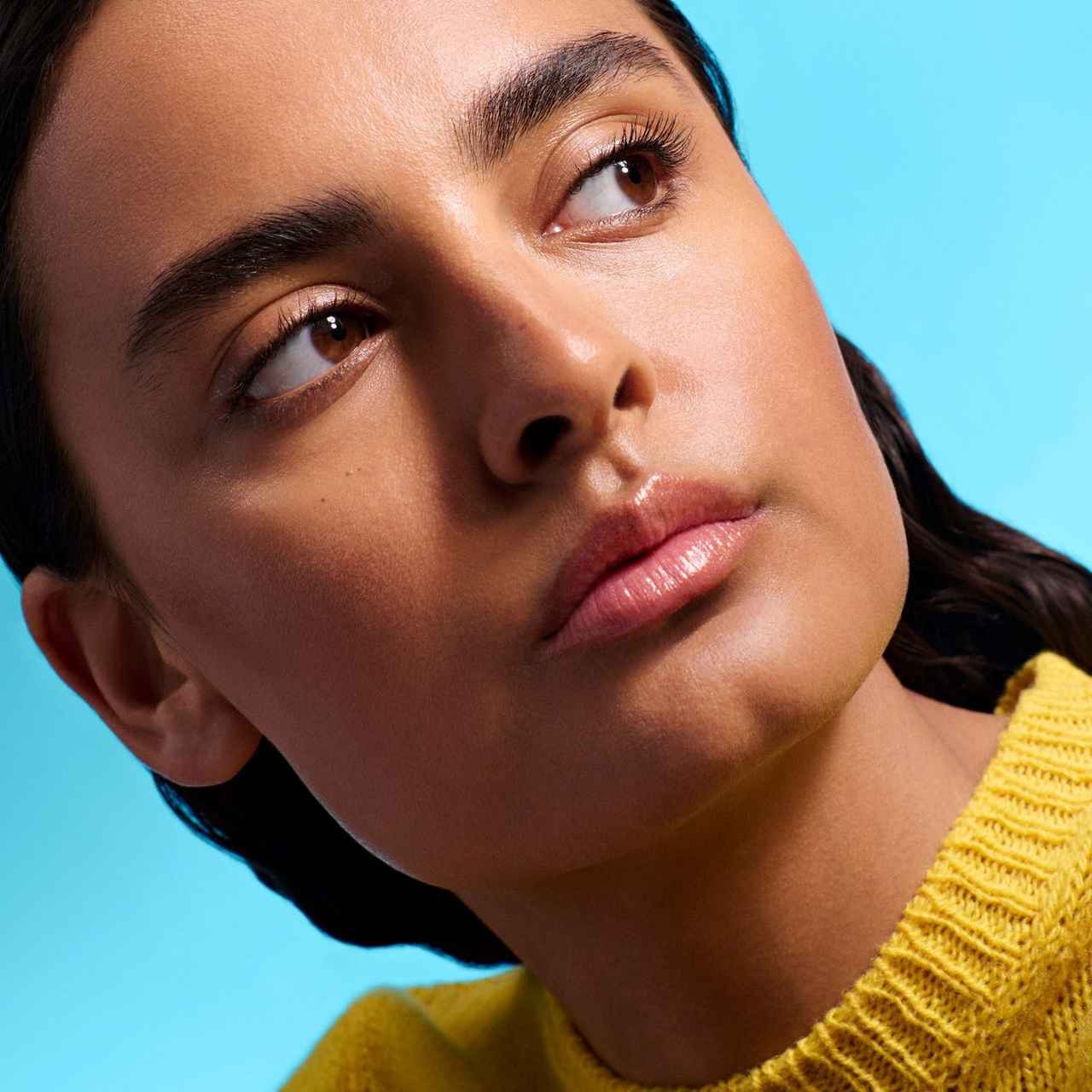 画像1: プラダから新作リップバーム登場｜バナナバームで唇にゴールドの艶めき