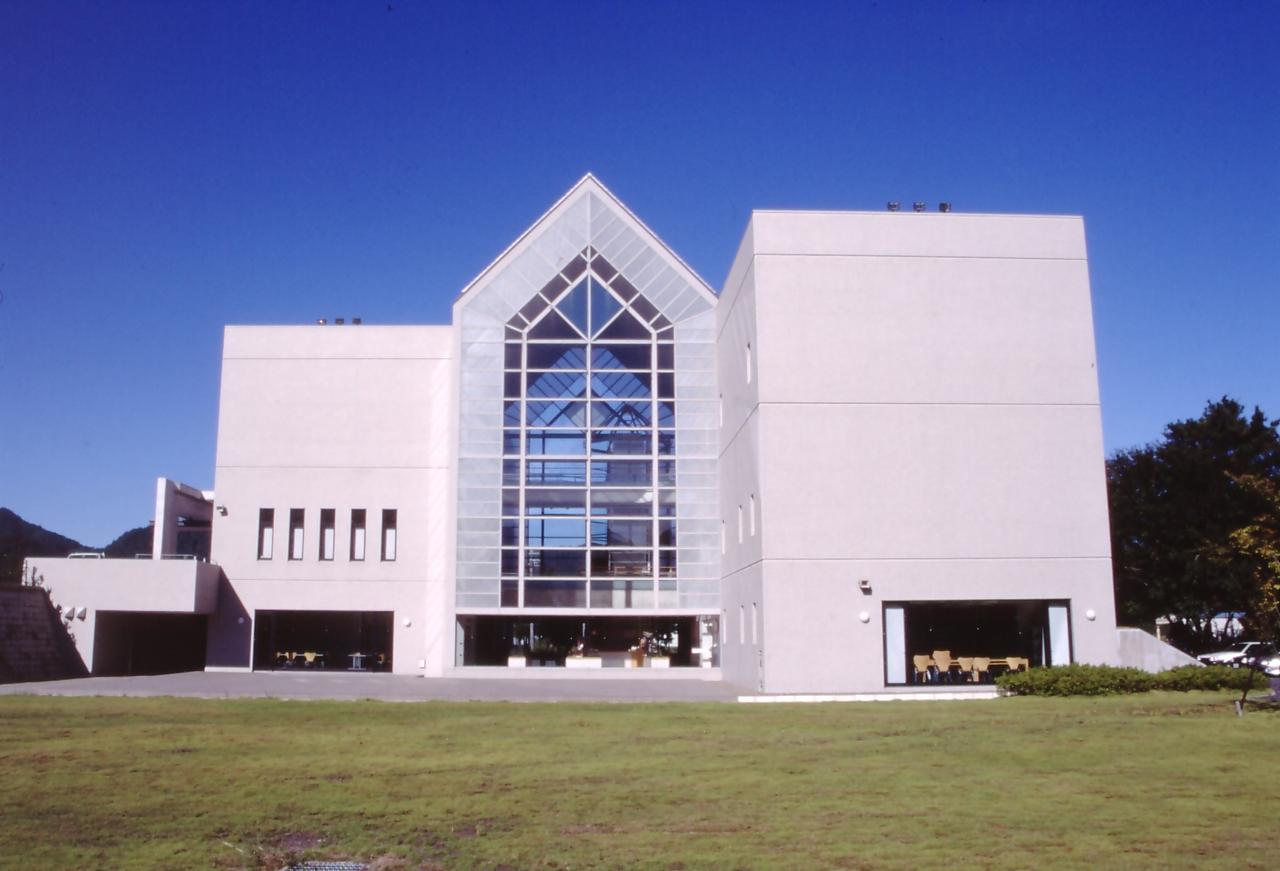 画像1: 世界にひとつだけのお土産を!「美濃和紙の里会館」で紙すき体験