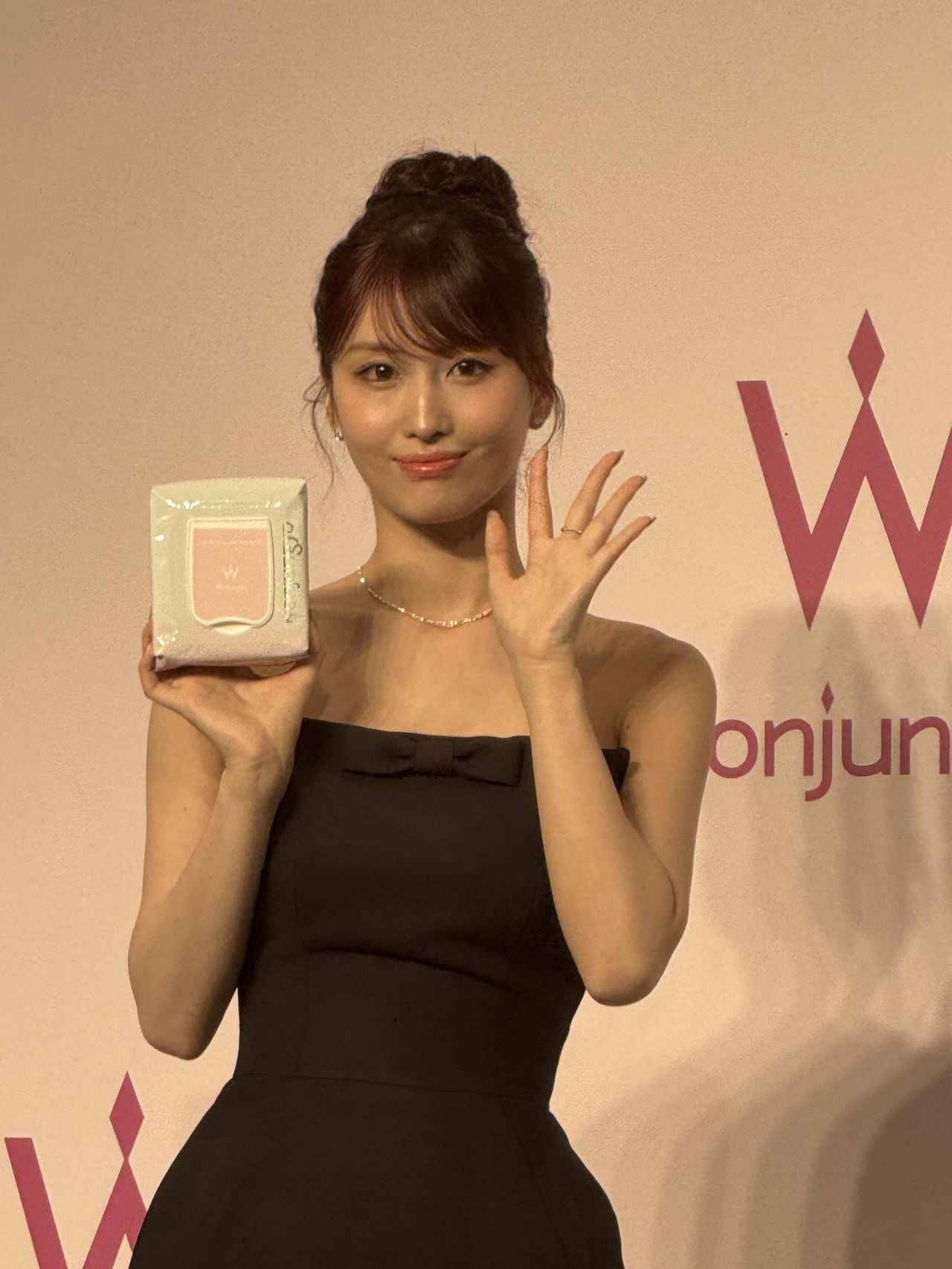 画像1: MOMOさんもお守りコスメに♡