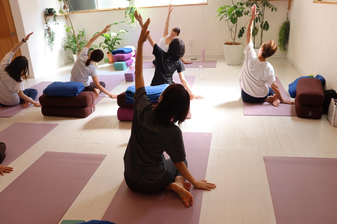 画像: コミュニケーションを通じた新しいヨガ