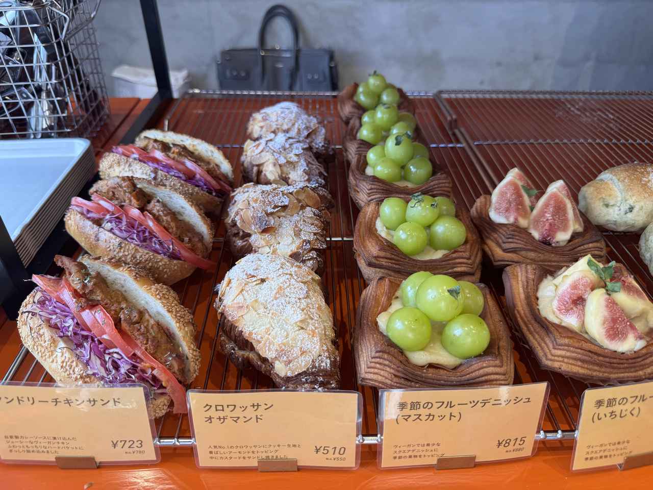 画像1: Change the future & Bringing smiles to the world その“ひとくち”で、未来を変え 地球の裏側まで笑顔を届ける。