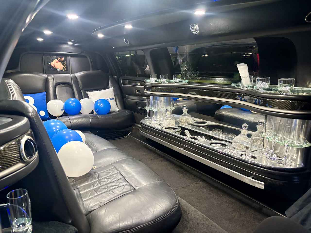 画像2: リムジンで巡る、特別な東京ナイト