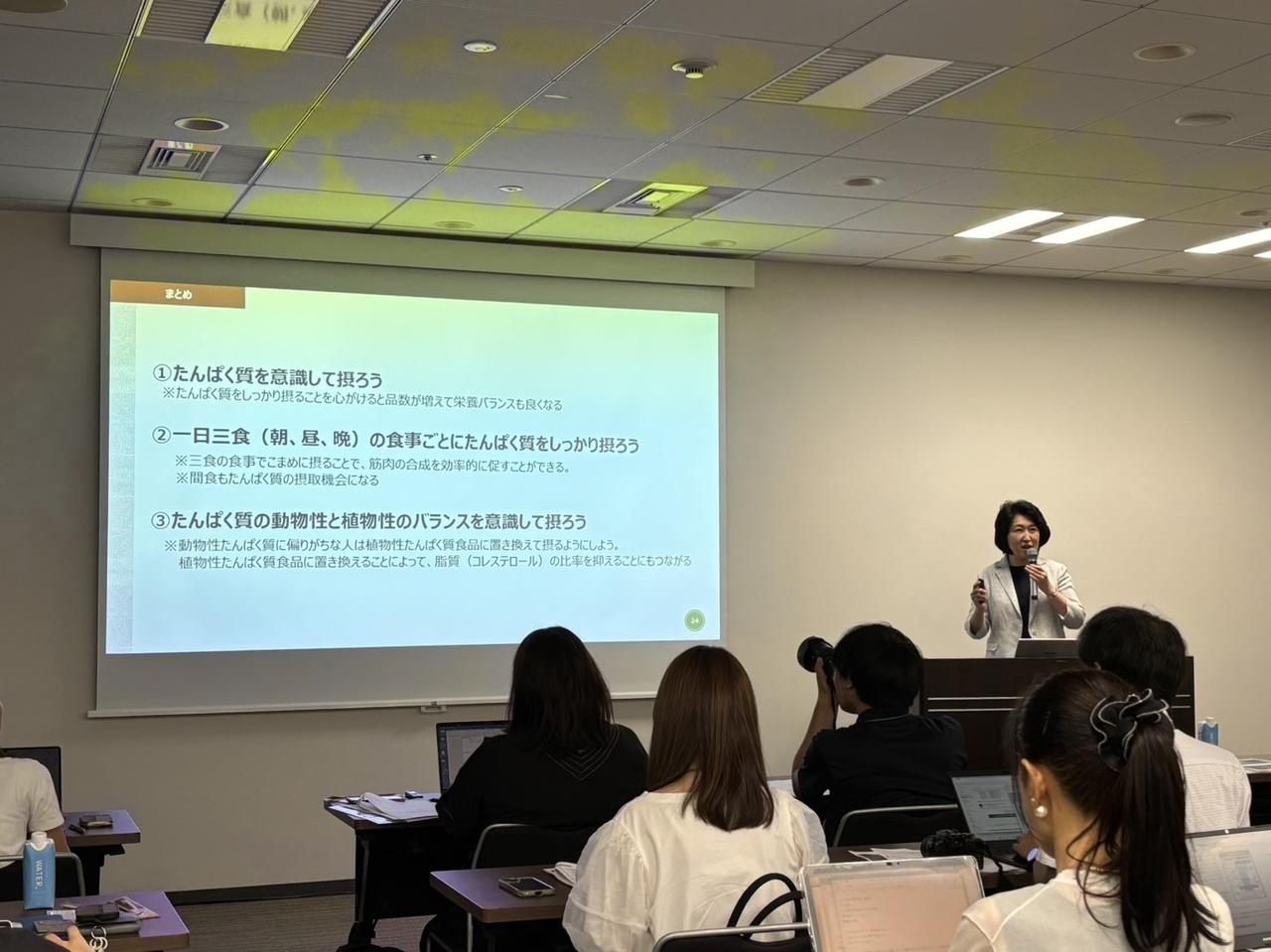 画像: 朝、昼、晩に分けてしっかりバランスよくたんぱく質をとろう