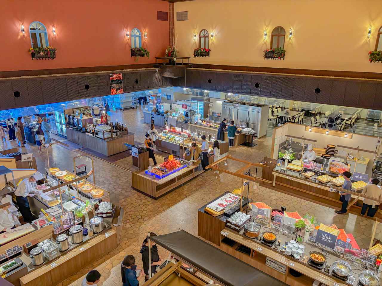 画像1: ライブ感と豪華さを楽しむ贅沢空間