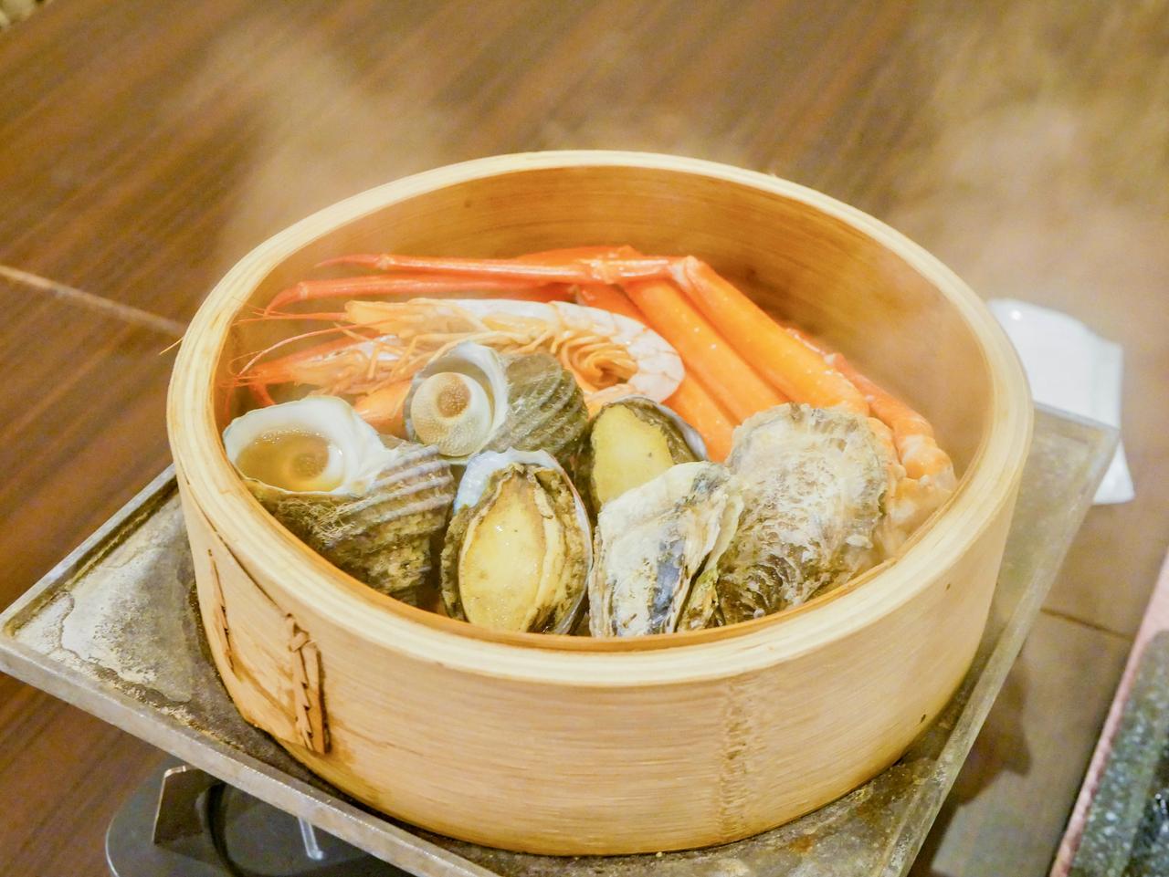 画像3: 蒸したての旨みを凝縮！海鮮浜蒸し