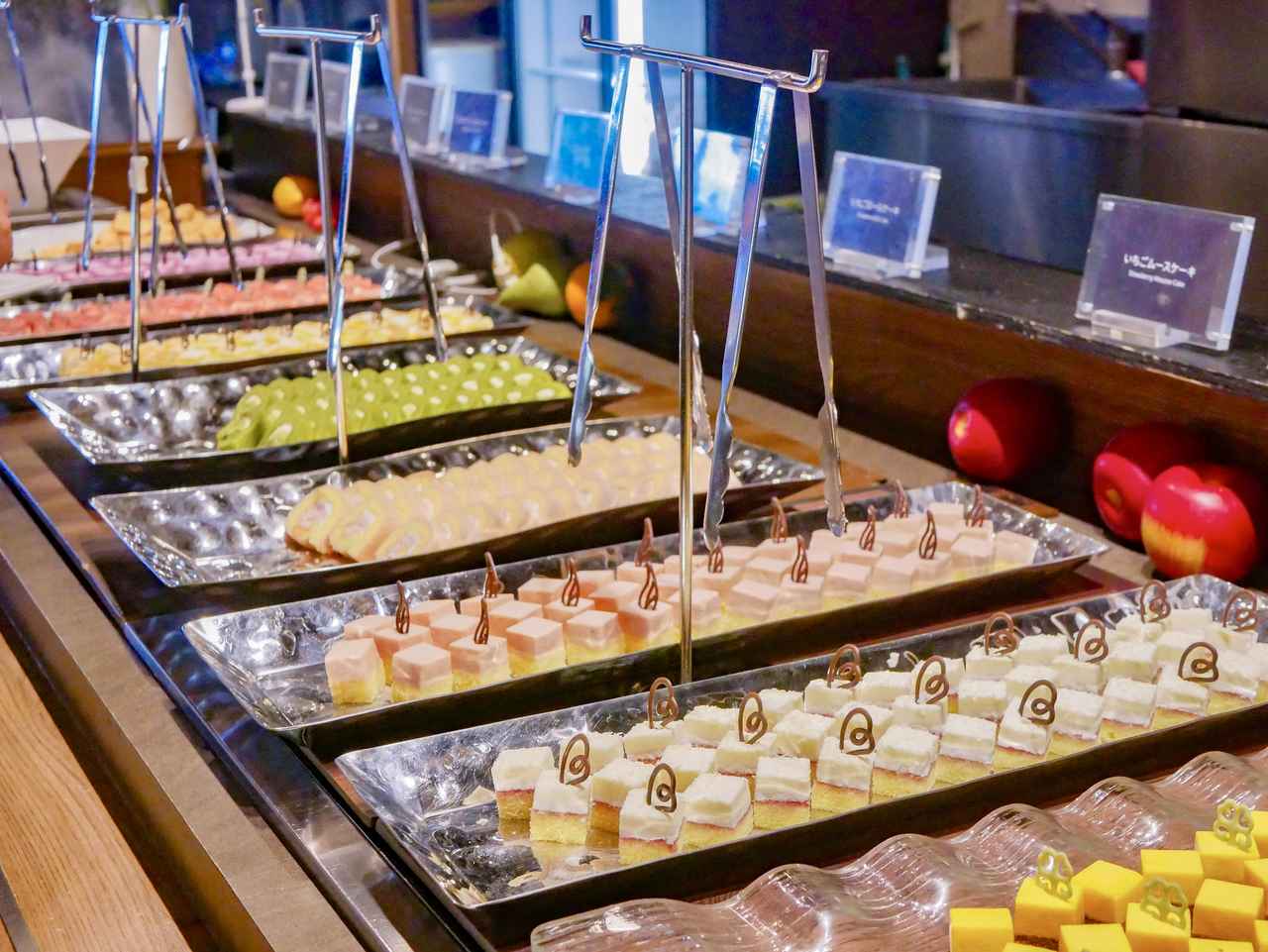 画像1: デザートも充実！旬のフルーツにハーゲンダッツ アイスクリームも