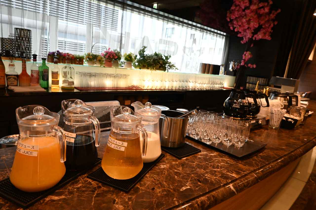 画像3: 朝食ブッフェ：国際色豊かなラインナップ