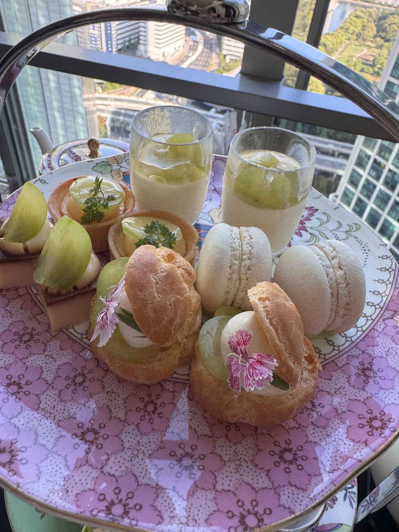 画像: シャインマスカットクラフティー シャインマスカットのマカロン シャインマスカットバスクチーズケーキ シャインマスカットと白ワインババロア シャインマスカットのプチシュークリーム