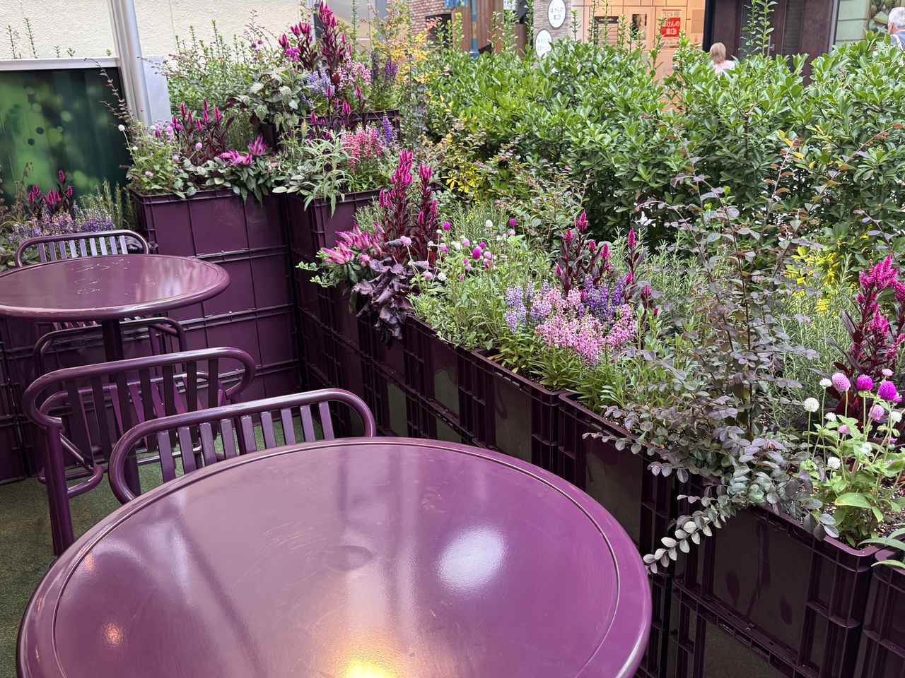 画像2: 銀座で“英国時間”♡JIMMY CHOOが仕掛ける、ラグジュアリーなストリートカフェが誕生