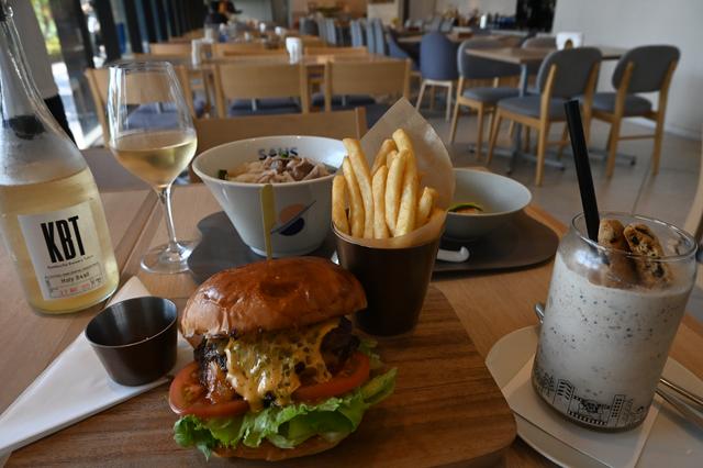 画像: チェックイン前から満足！1階「SAUS」の贅沢ランチ