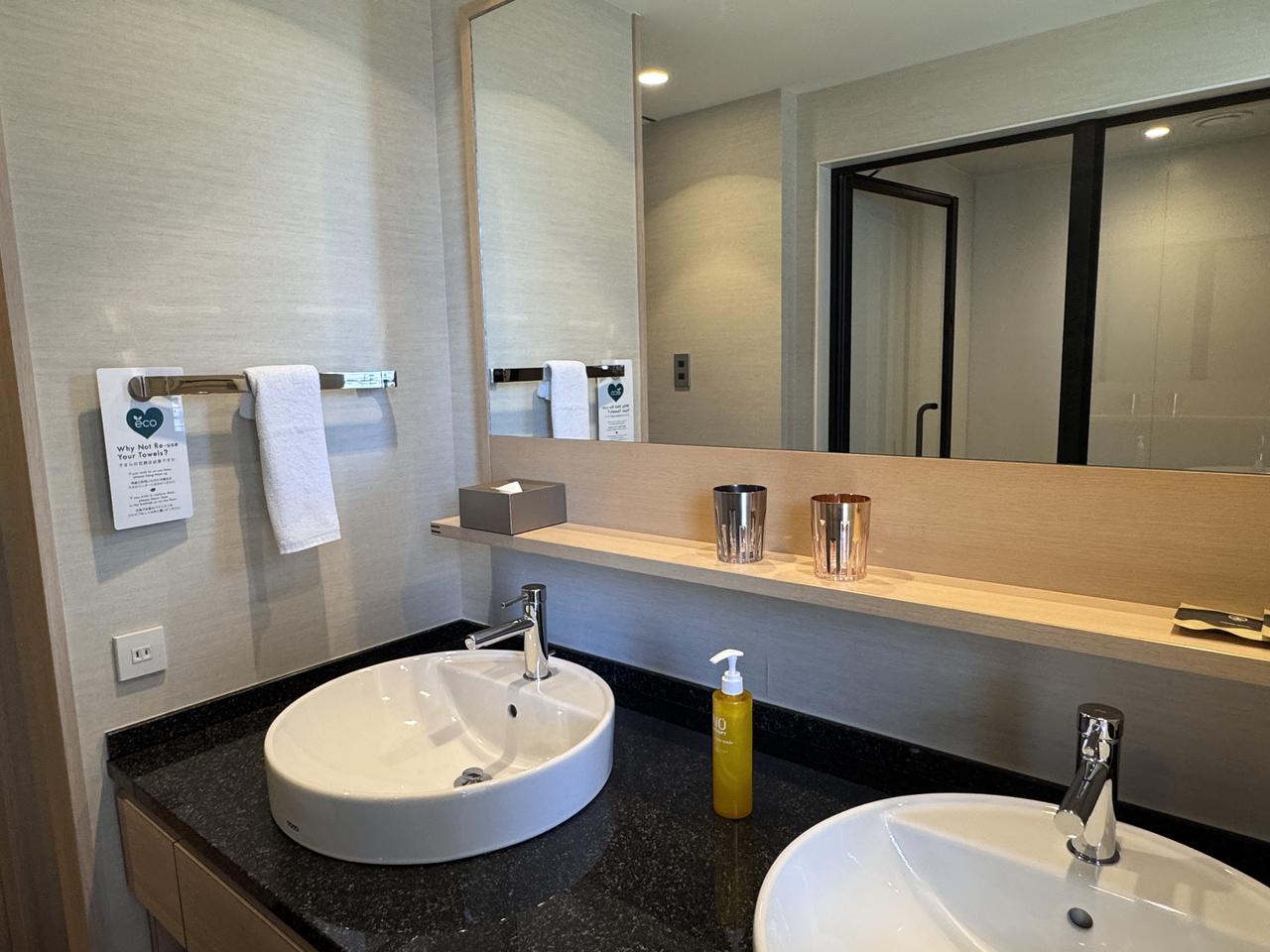 画像: 2つの洗面台