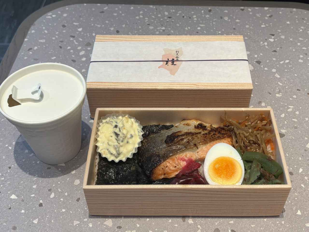 画像: 朝食はお弁当スタイル