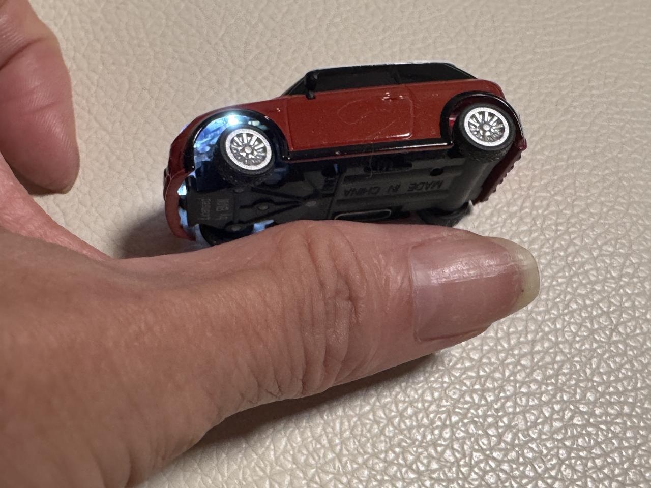 画像2: テーブルの上がサーキットに♡手のひらサイズの本格RCカー「ターボレーシング」は誕生日プレゼントにもぴったり